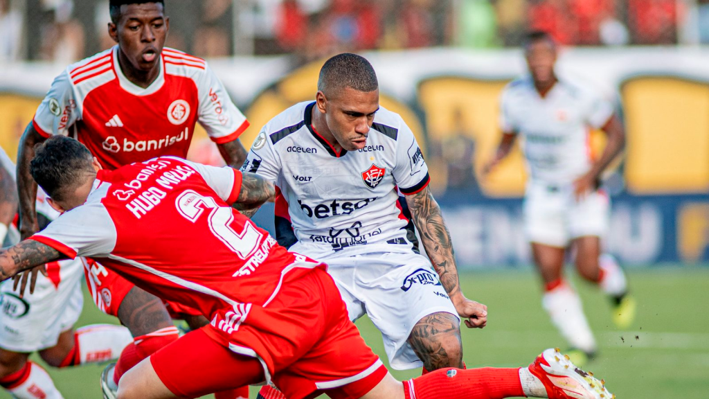 Lucas Esteves: Disputa judicial esquenta entre Vitória e Grêmio
