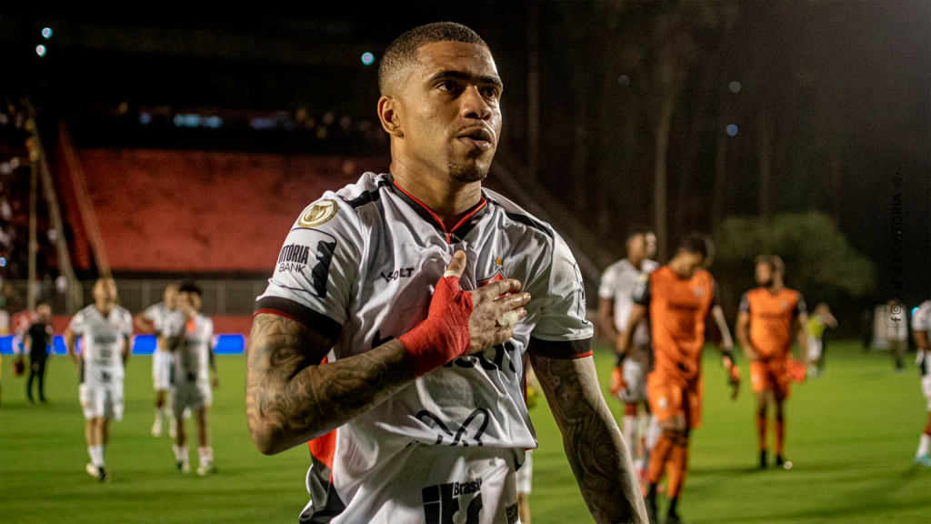 Lucas Esteves: Disputa judicial esquenta entre Vitória e Grêmio