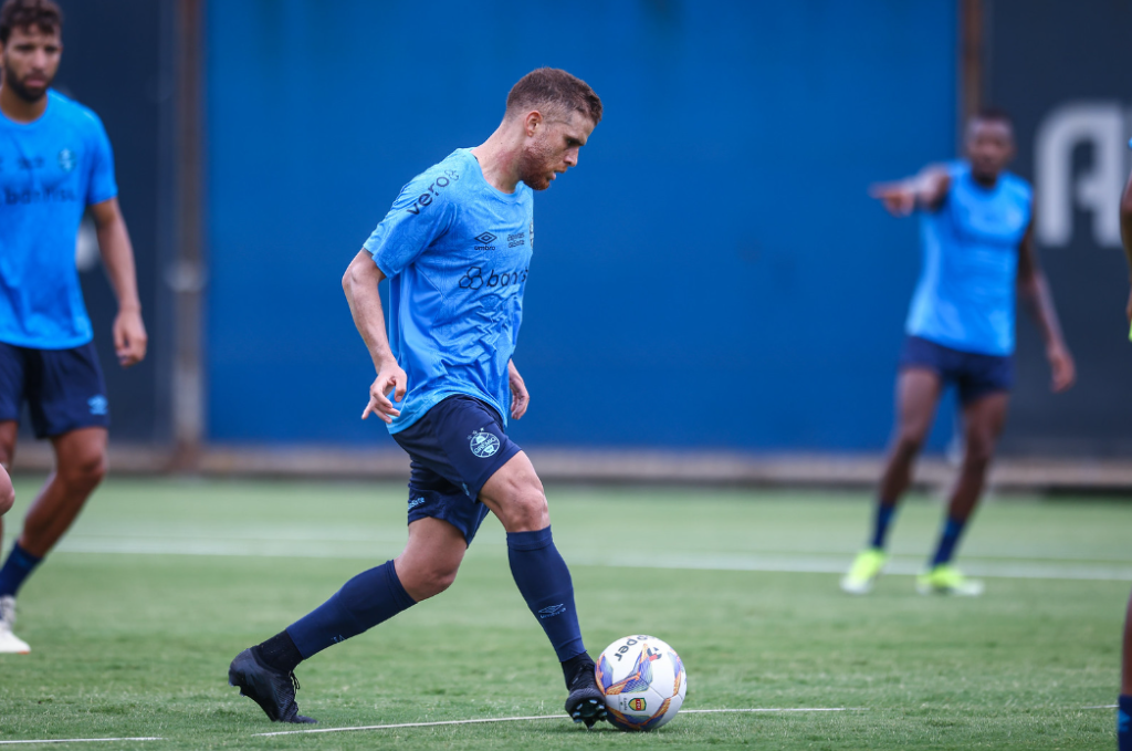 Cuéllar pode estrear pelo Grêmio na próxima rodada do Gauchão