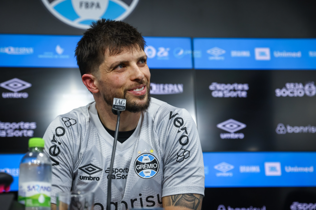 Tiago Volpi promete superar desconfiança dos torcedores "Defender o Grêmio é a realização de um sonho"