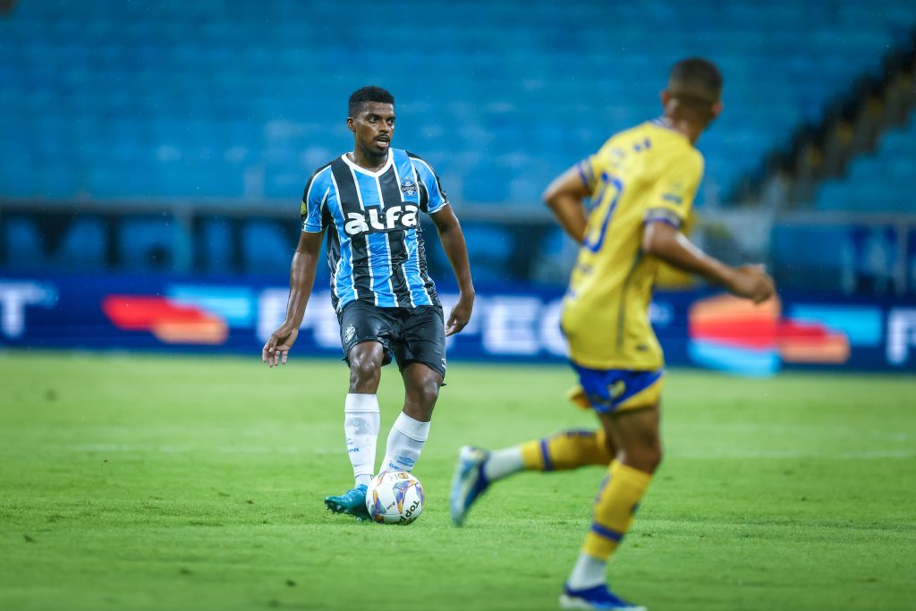 Felipão de volta ao Grêmio: defesa a Jemerson acende alerta no vestiário tricolor