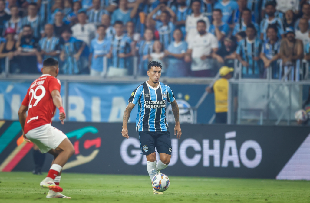 Quinteros cobra reforço, identifica problemas e projeta evolução do Grêmio