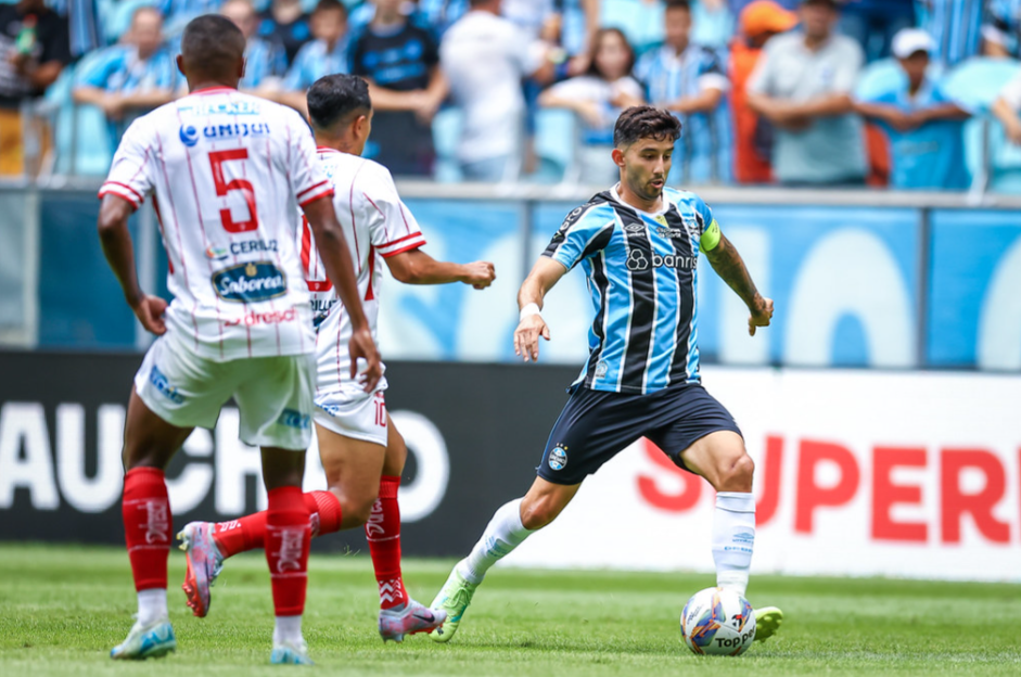 Quinteros comemora goleada do Grêmio, mas alerta: "Precisamos de reforços para seguir fortes"