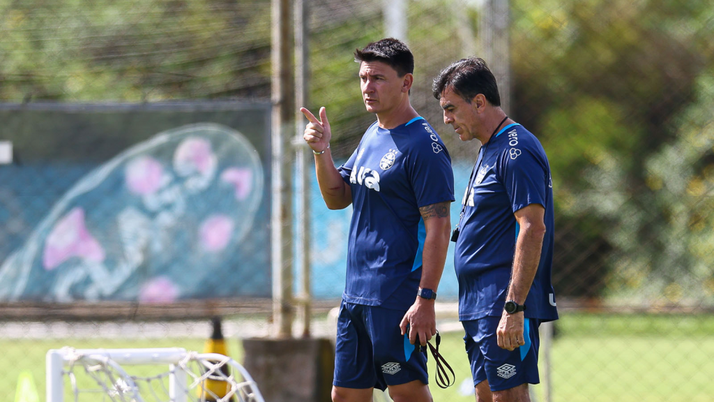 Alberto Guerra usa exemplo do Santos como lição para manter Quinteros no Grêmio