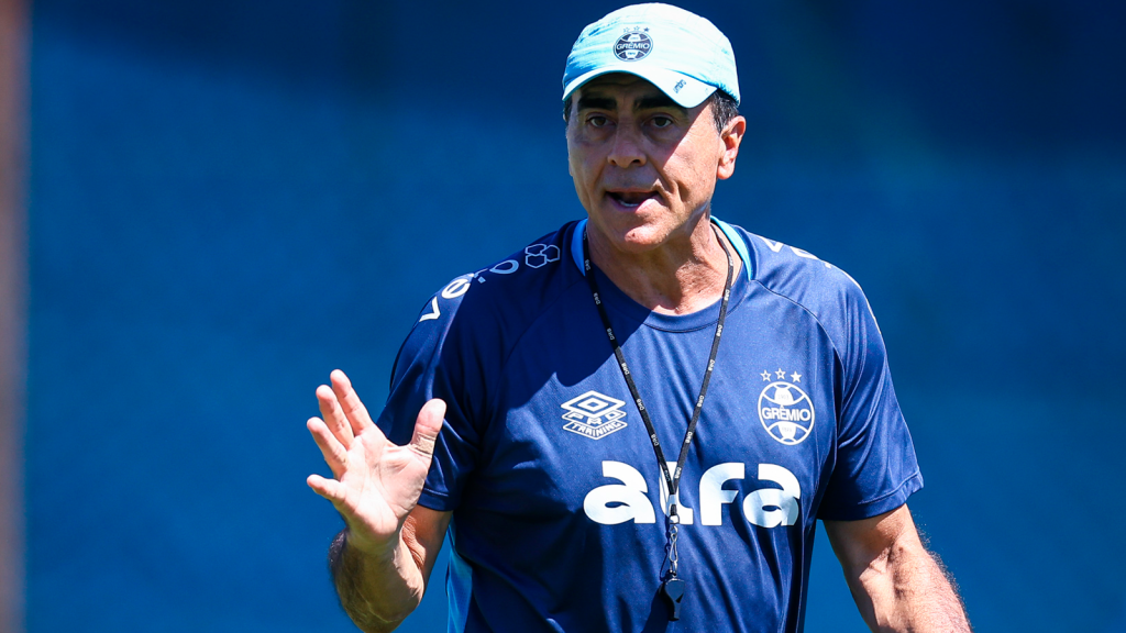 Decisão polêmica no Grêmio: Direção bate o martelo sobre futuro de Quinteros! "Dar um passo atrás"