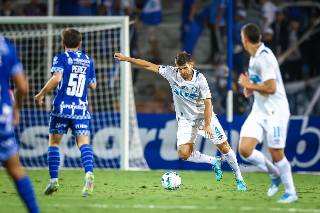 Mano estuda mudanças drásticas no Grêmio para encarar o Vitória "Não dá mais esperar"