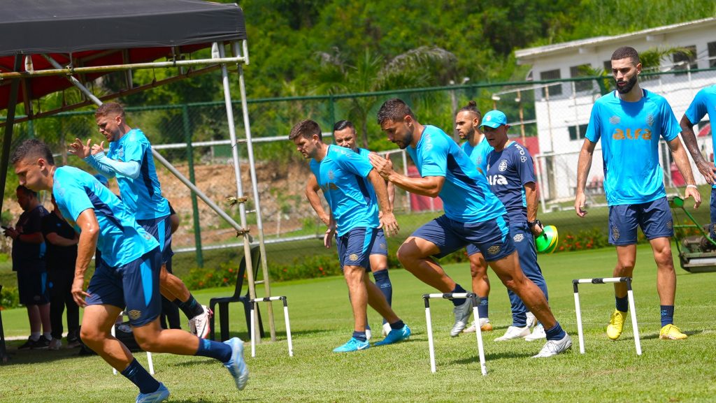 Mano muda zaga do Grêmio e surpreende na escalação contra o CSA pela Copa do Brasil