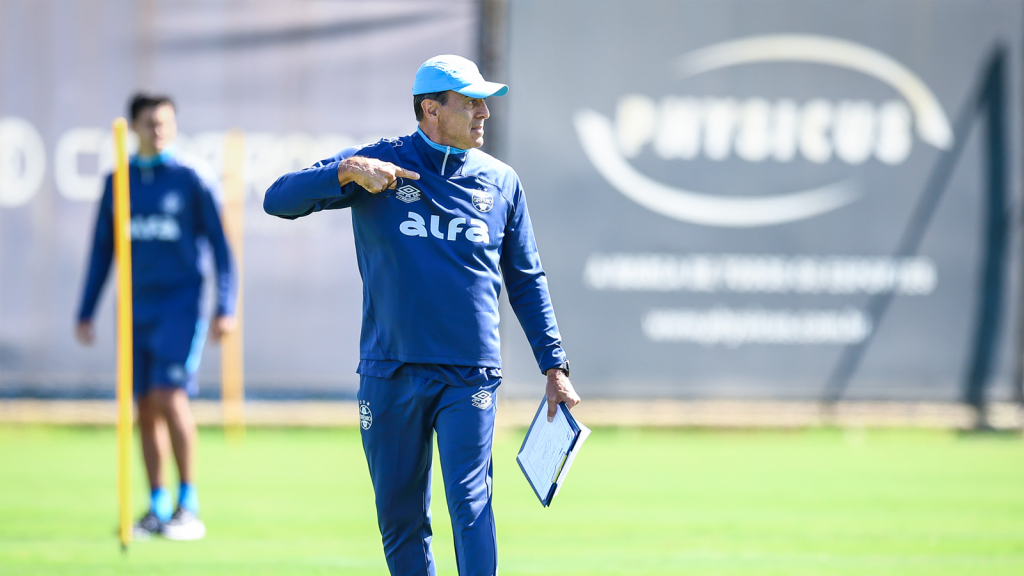 Críticas de Quinteros ao Grêmio expõem ferida aberta no futebol brasileiro
