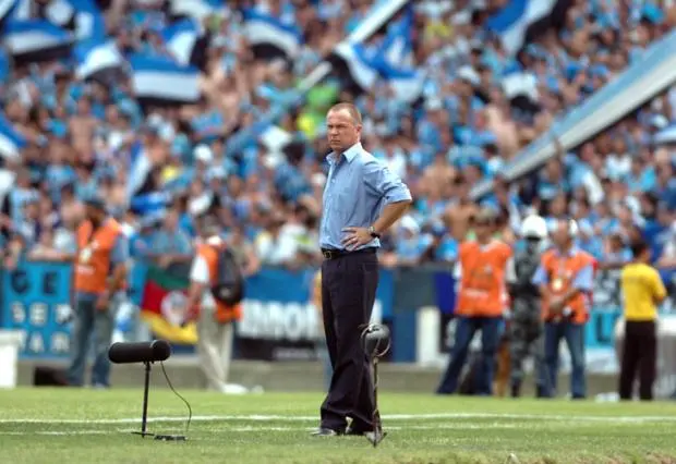 Mano Menezes : Foto: Ricardo Duarte)