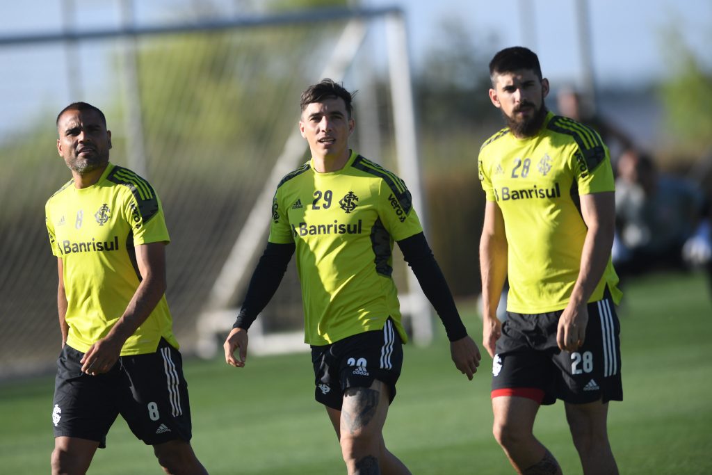 Grêmio mira zagueiro Ex-Inter para reforçar a defesa "Reforços pontuais"