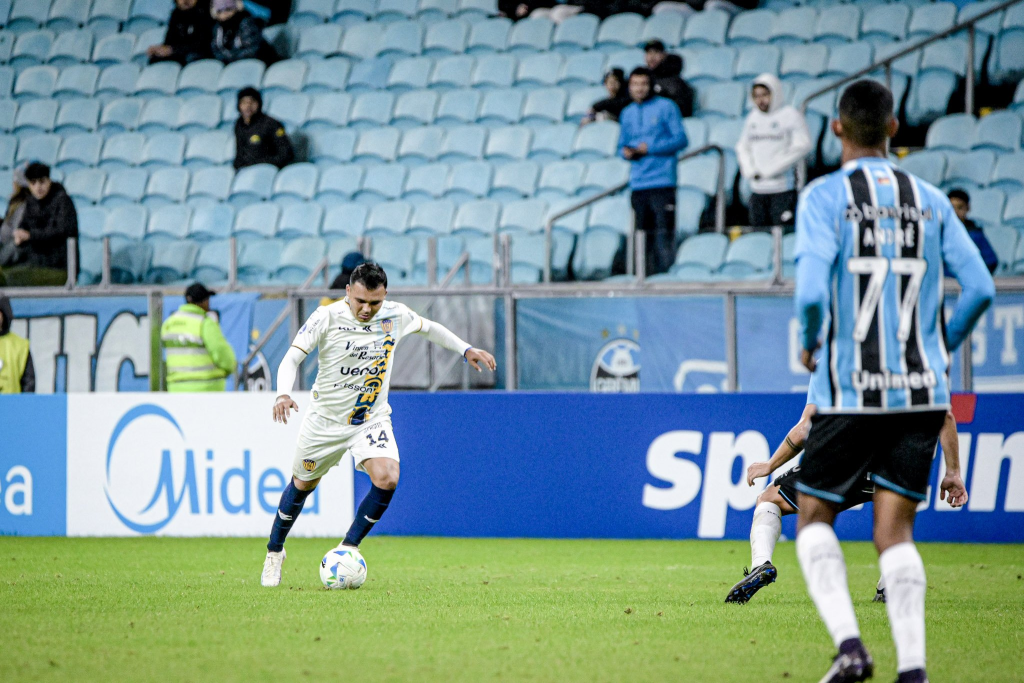 Grêmio vence o Sportivo Luqueño na Arena mas fica e 2° na classificação