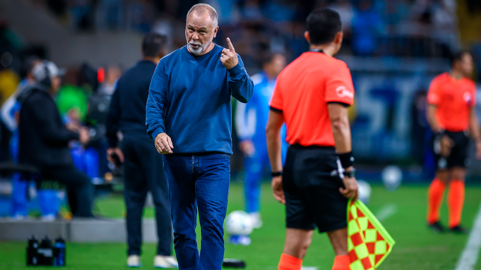 Nova estratégia de Mano Menezes busca reverter má fase do Grêmio "Temos que reagir"