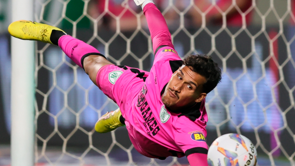 Com aval de Felipão Grêmio quer goleiro do Atlético MG