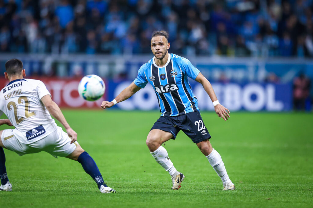 Grêmio se cobra após eliminação e jogadores admitem: "Estamos devendo dentro de campo"