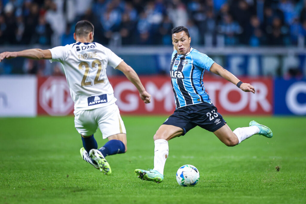 Grêmio se cobra após eliminação e jogadores admitem: "Estamos devendo dentro de campo"