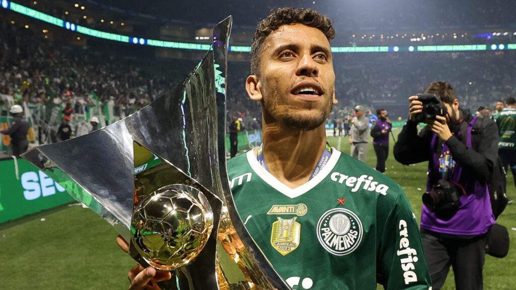 Jornalista dispara contra a contratação de Marcos Rocha pelo Grêmio: "De quase aposentado a solução..."