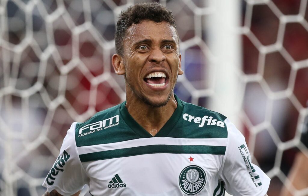 Jornalista dispara contra a contratação de Marcos Rocha pelo Grêmio: "De quase aposentado a solução..."