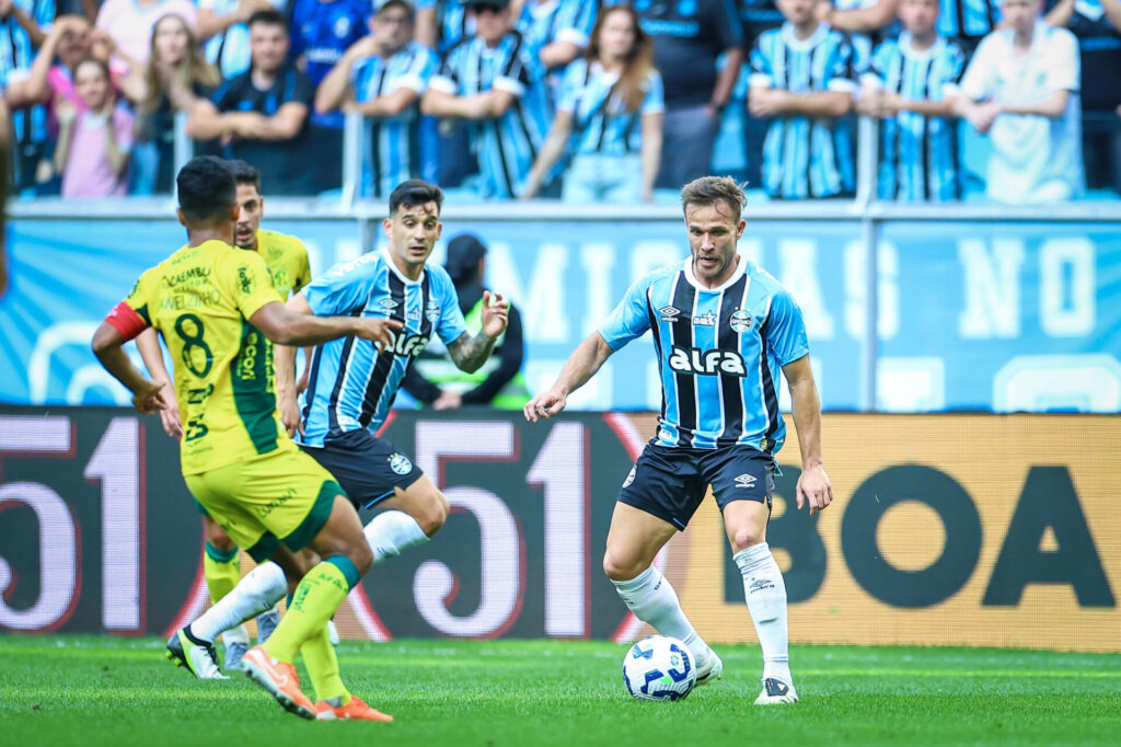 Demissão de Mano Menezes foi aprova após a derrota do Grêmio para o Mirassol em casa 