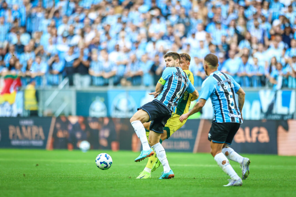 Demissão de Mano Menezes foi aprova após a derrota do Grêmio para o Mirassol em casa 
