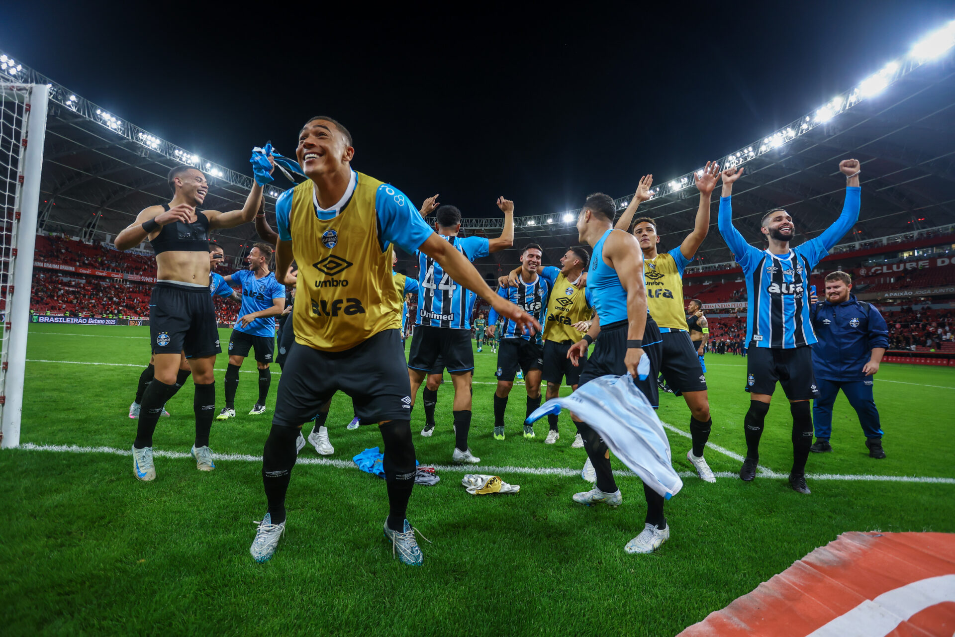 Provável escalação do Grêmio para enfrentar o Corinthians na Neo Química Arena