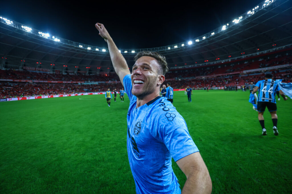 O Grêmio de Mano encara Botafogo sem 3 peças, mas com retorno importante