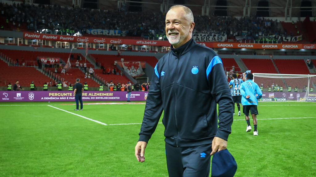 Mano Menezes e Sidnei deixam comando do Grêmio contra o Botafogo