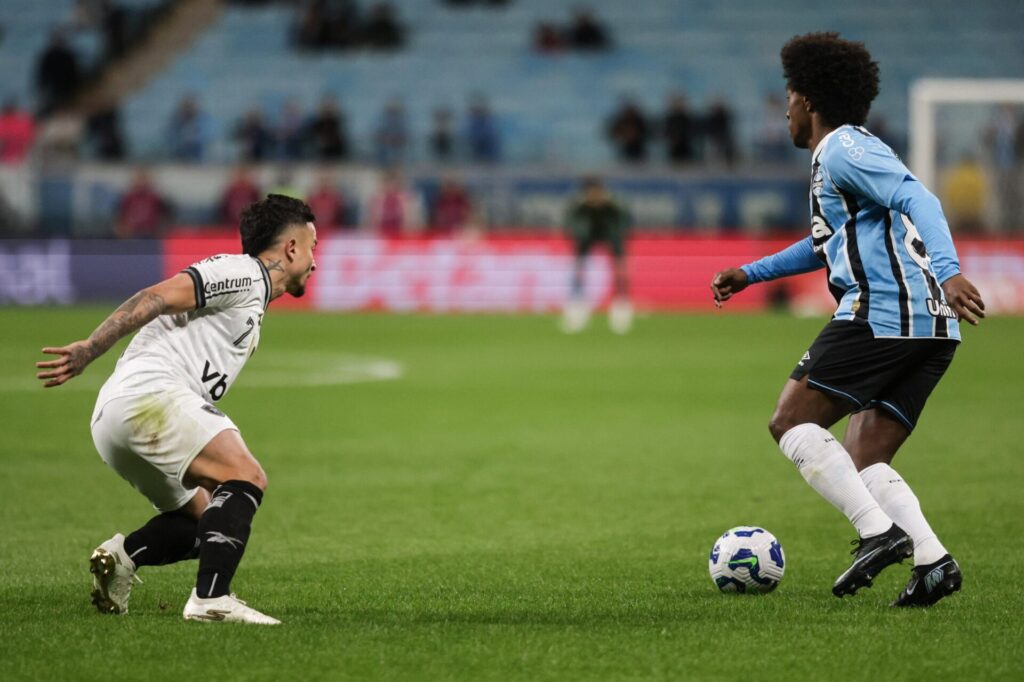 Com o gol de Volpi Grêmio fica no 1 a 1 com botafogo em casa