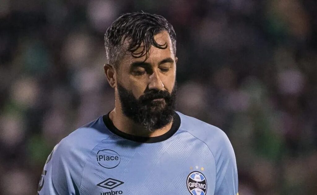 Mais um ex-Grêmio tem prisão decretada por divida de pensão no RS