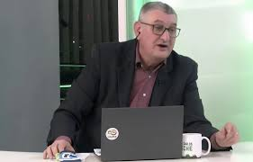 Grêmio: Antônio Dutra Júnior discute com jornalista ao vivo: "Desejo de torcedor colorado"