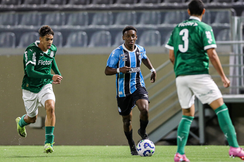 Grêmio elimina o Palmeiras nos pênaltis e esta na final do Brasileiro Sub-17