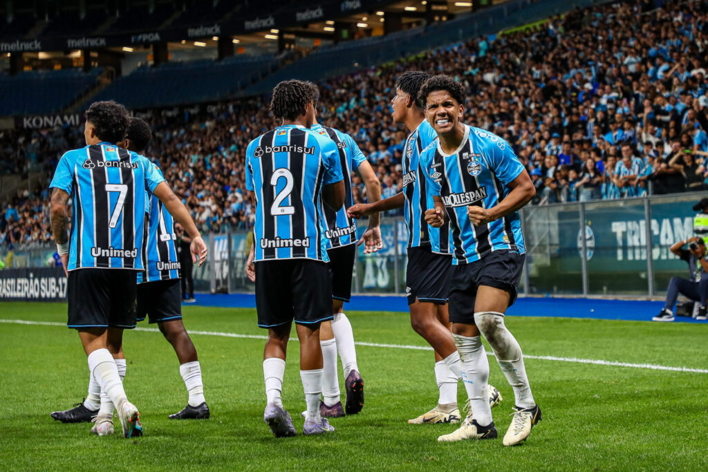 Grêmio atropela o Atlético-MG na Arena e fica a um passo do título inédito do Brasileirão Sub-17
