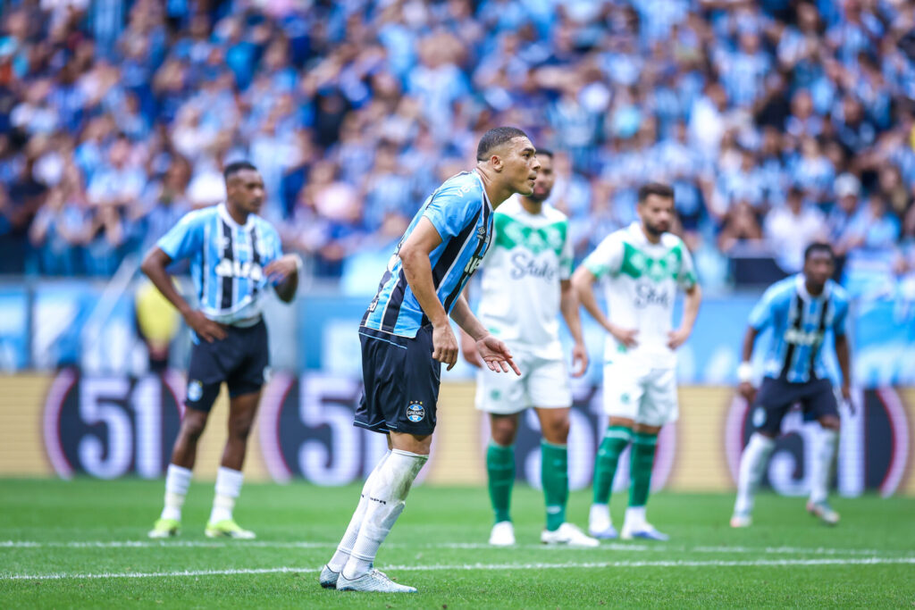 Juventude acusa o Grêmio de favorecimento e provoca: “Vamos ver se agora vão reclamar da arbitragem”
