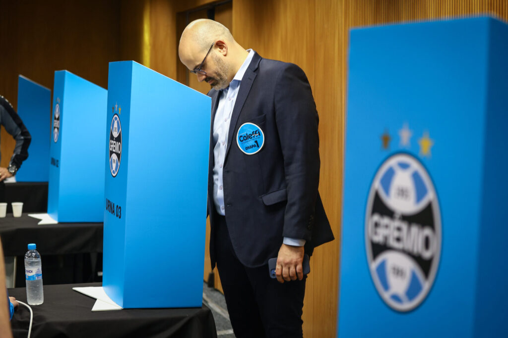 Paulo Caleffi revela setor do campo do craque “nível mundial” que pode reforçar o Grêmio