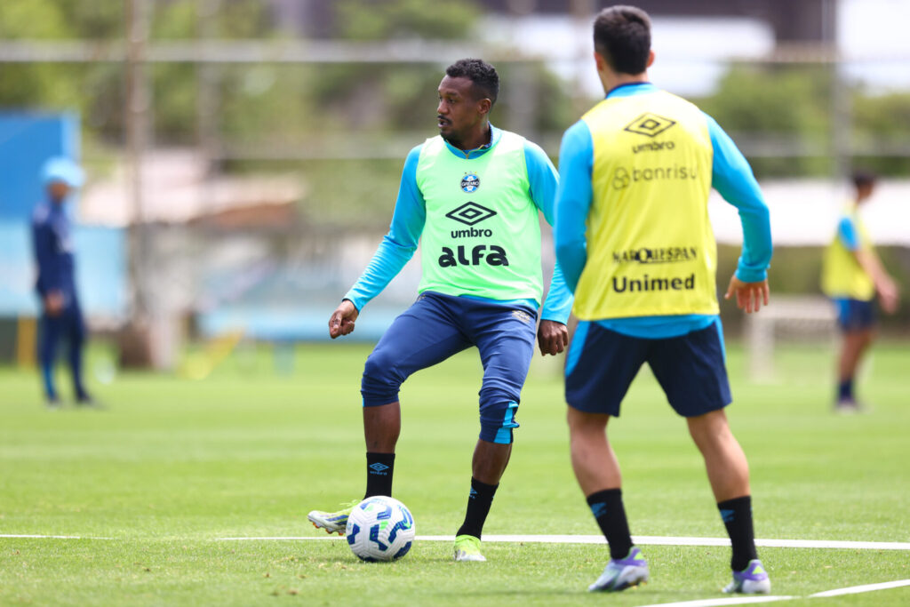 Grêmio intensifica trabalhos no CT antes de decisão fora de casa pelo Brasileirão