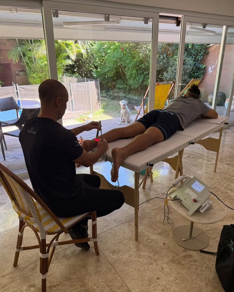 ‘Tô voltando!’: atacante do Grêmio anima torcida ao mostrar bastidores da recuperação