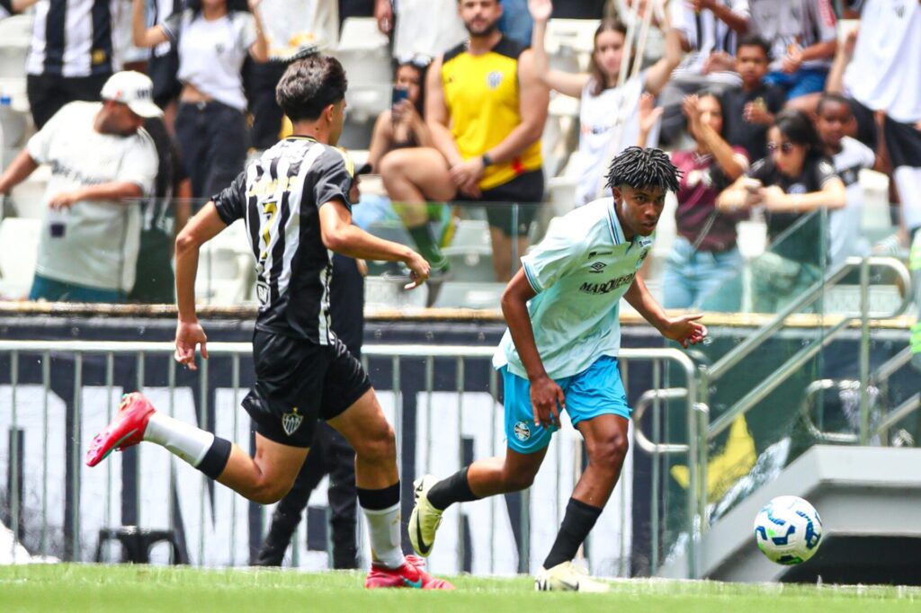 Após goleada na ida, Grêmio sofre virada do Atlético-MG e perde o título do Brasileirão Sub-17 nos pênaltis