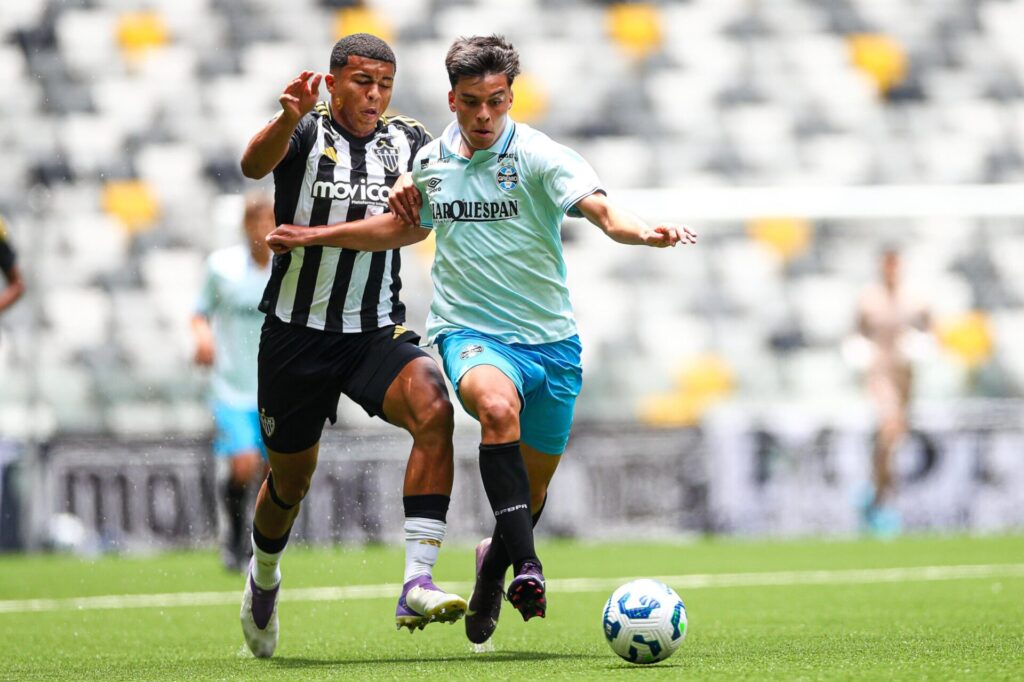 Após goleada na ida, Grêmio sofre virada do Atlético-MG e perde o título do Brasileirão Sub-17 nos pênaltis