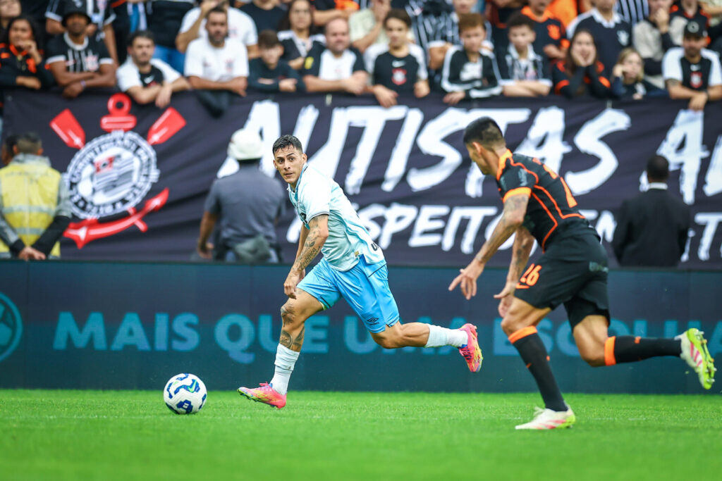 Mano Menezes perde a paciência e aponta erros que afastam o Grêmio do G-6