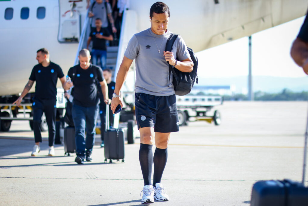 Grêmio encara noite de decisão no Rio e tenta virar a chave longe de casa