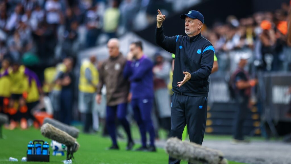 Após derrota do Grêmio, atitude de Mano Menezes surpreende de forma negativa nos bastidores