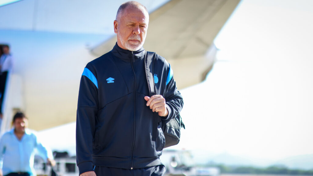 Pressão aumenta e futuro de Mano no Grêmio esquenta nos bastidores