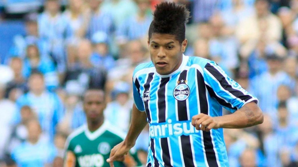 Ex-atacante do Grêmio e anunciado por clube do interior para disputa do gaúcho 2026