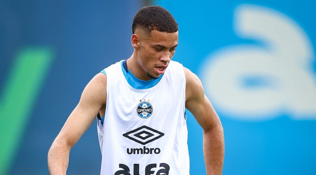 Cruzeiro se aproxima do Grêmio e mira parceria para levar joia da base tricolor