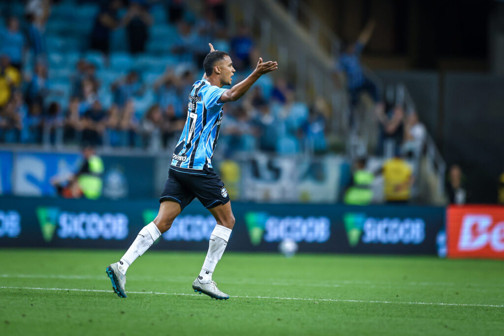 Torcida reage e aponta ‘faxina’ no elenco do Grêmio para 2026