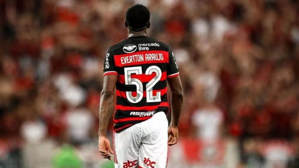 Grêmio e faz oferta milionária por jogador do Flamengo a pedido de Luís Castro: "R$ 32 milhões"