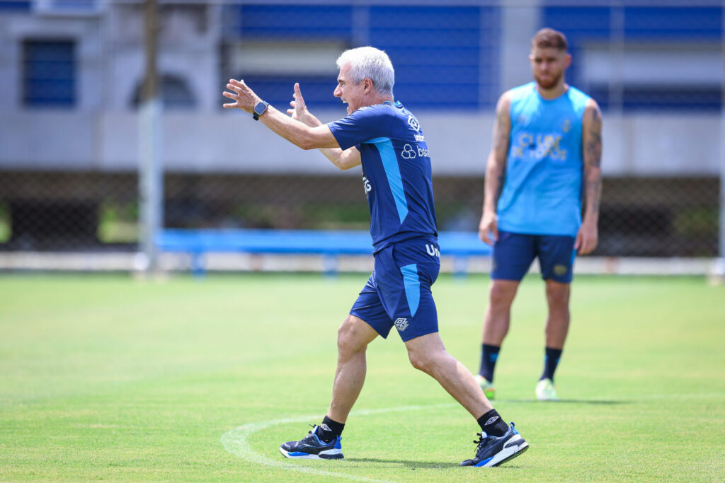 Método do novo técnico começa a impressionar no Grêmio: “Mudança de chave no CT”