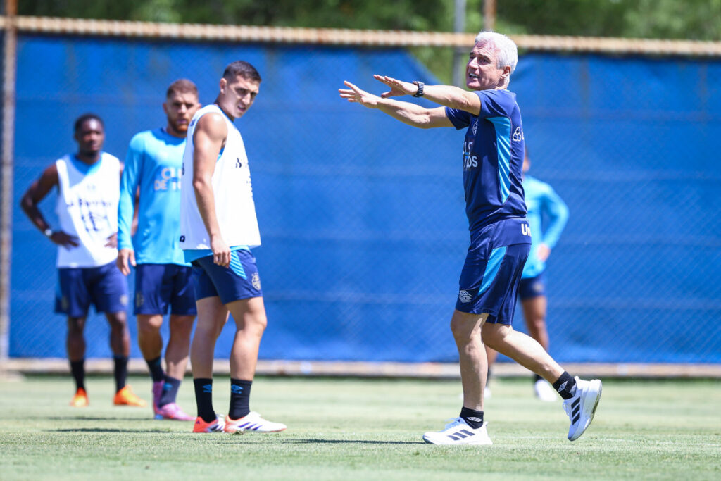 Grêmio prepara “faxina” no elenco e planeja mudanças profundas: "15 ou mais jogadores"