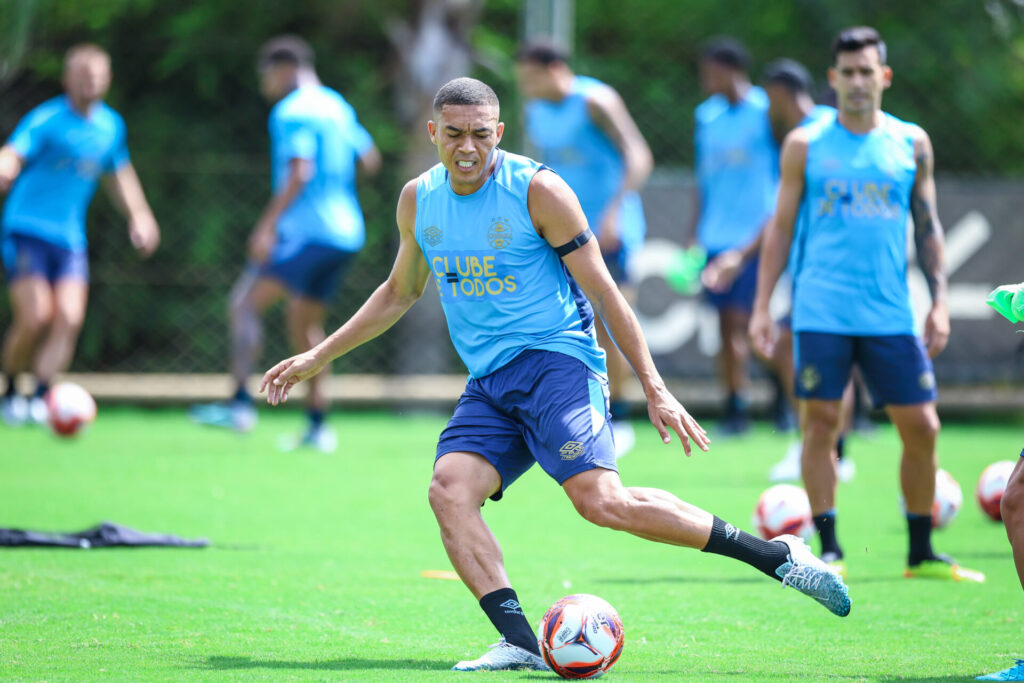 Depois da goleada, Grêmio vira a chave e Luís Castro cobra intensidade no CT