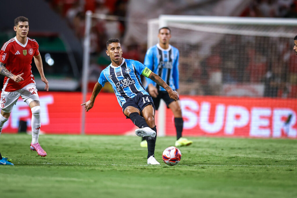 Gre-Nal escancara alerta no Grêmio e deixa recados duros para Luís Castro