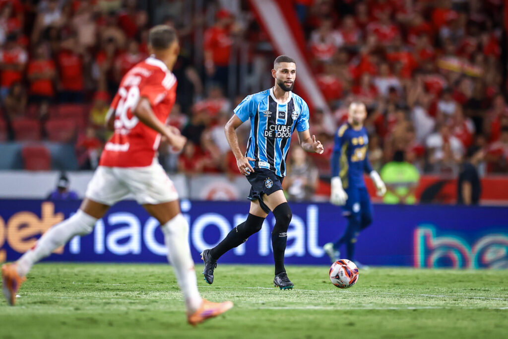 Torcida do Grêmio pira após Gre-Nal e cobra jogador: “Custou caro e ninguém fala?”
